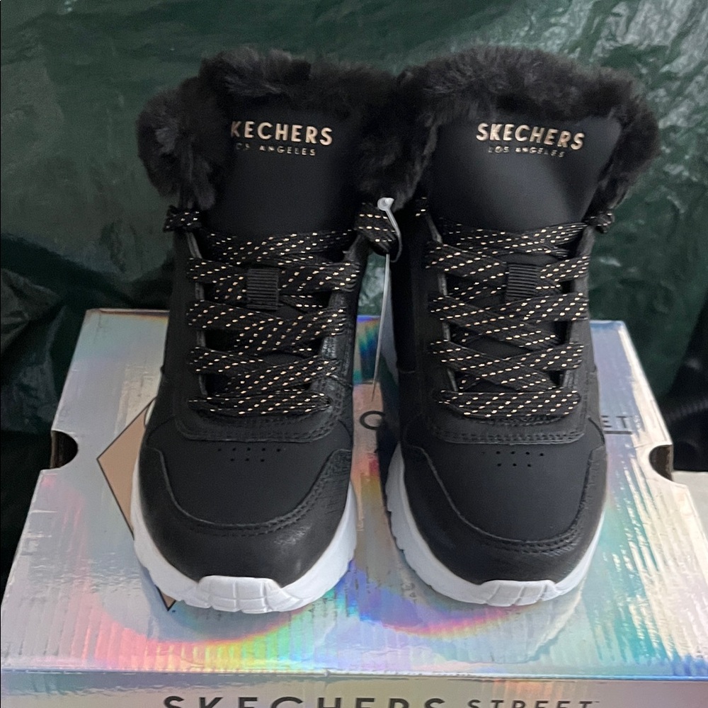 Brand new New Skechers Black and white Fur-Lined Sneakers air coold memory foam